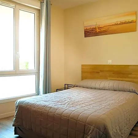 In Paris Hotel Aubervilliers