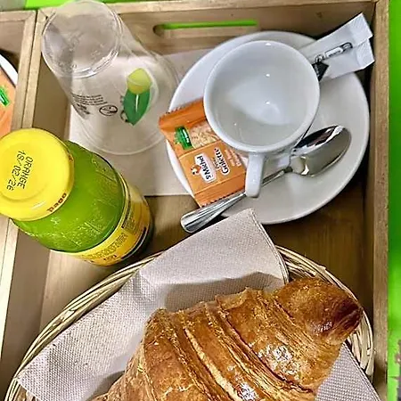 In Paris Hotel