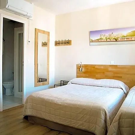 In Paris Hotel 3*
